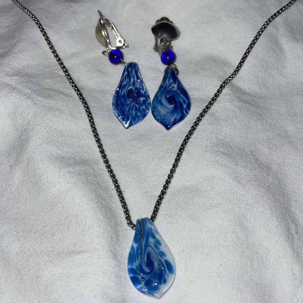 Vintage silver-tone blue white swirl lamp-work glass necklace & earrings